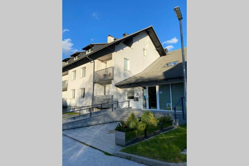 דירות קרנייסקה גורה Apartma Rozi מראה חיצוני תמונה